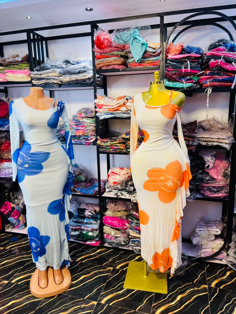 Straight dress,tops