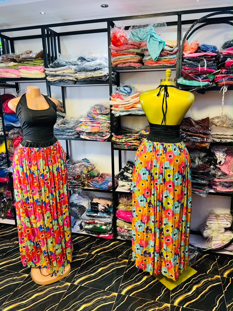 Straight dress,tops